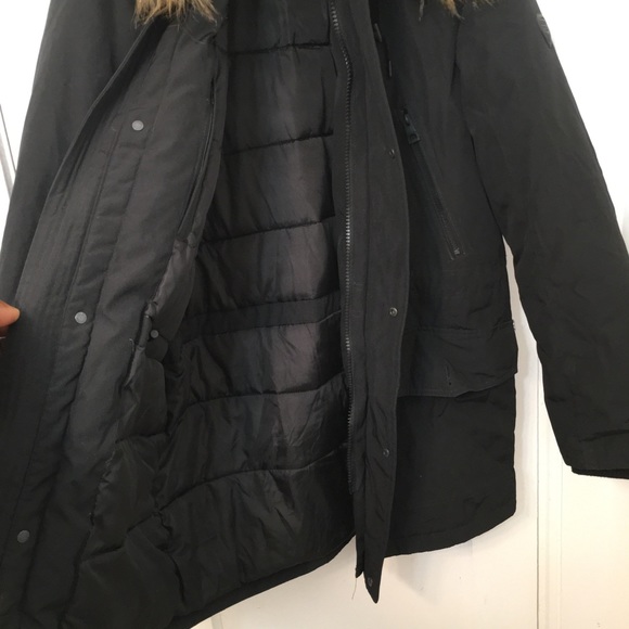 Guess jacket New open box and never worn before. Size S/P - Picture 3 of 13